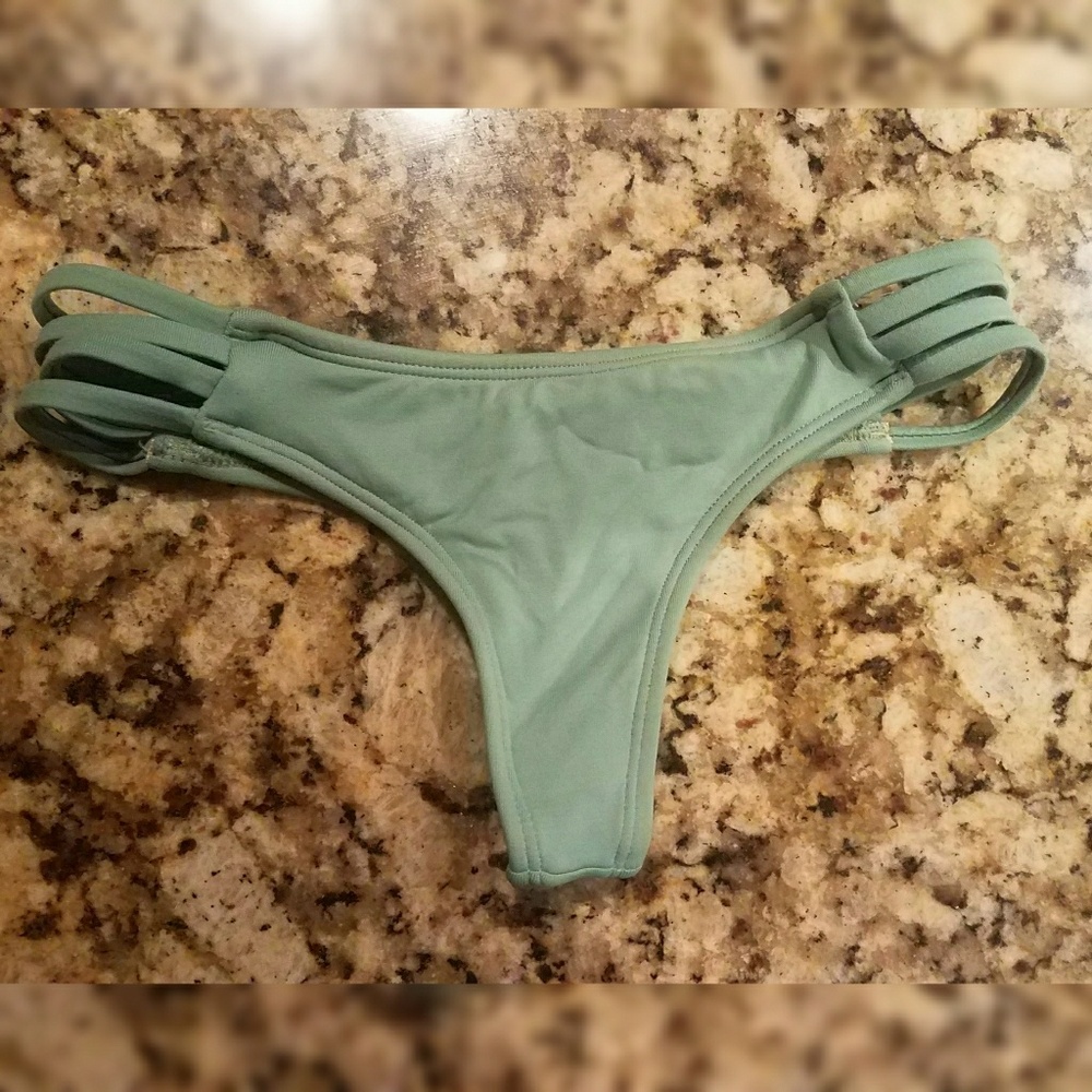 Midori bottom